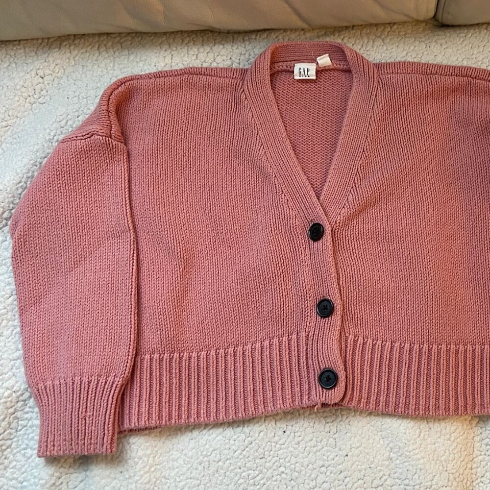 GAP sweater